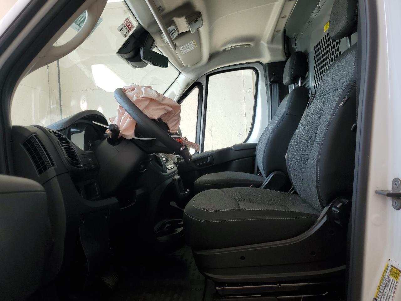 2024 Ram Promaster 2500 2500 High VIN: 3C6LRVDG5RE106186 Lot: 70260955