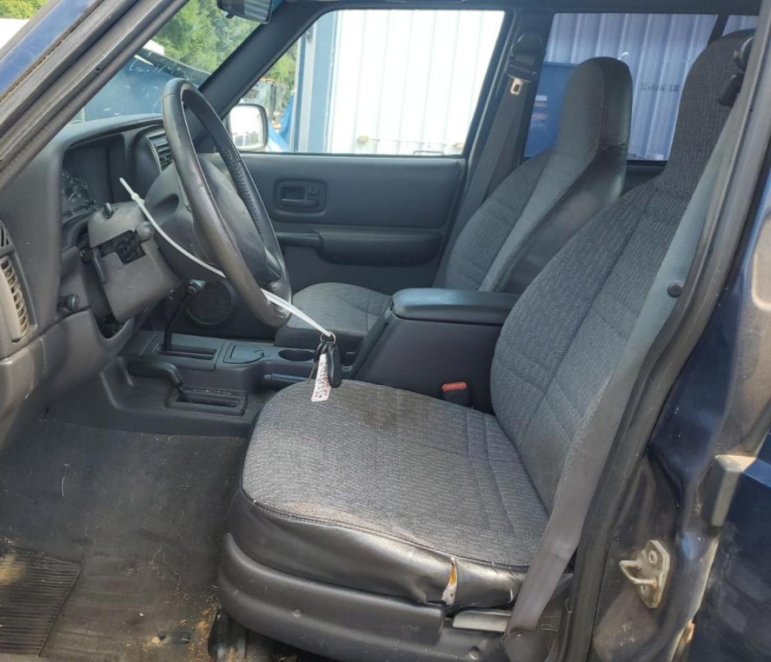 2000 Jeep Cherokee Sport VIN: 1J4FF48S0YL162365 Lot: 70168385