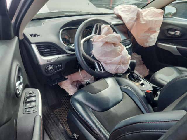  JEEP CHEROKEE 2018 Srebrny