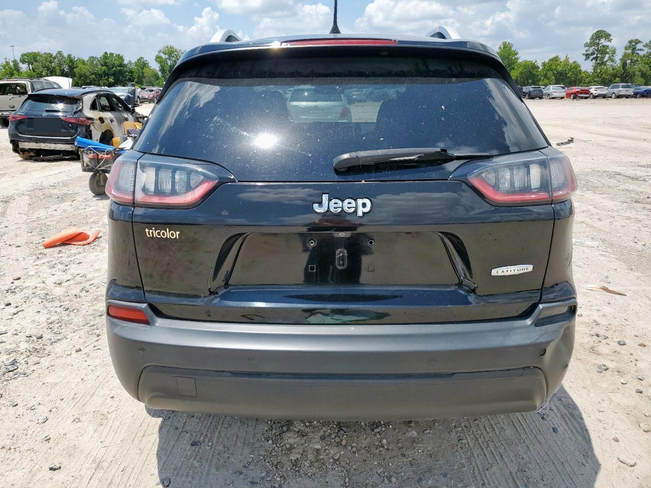 2019 Jeep Cherokee Latitude Plus VIN: 1C4PJLLB9KD388061 Lot: 67319145