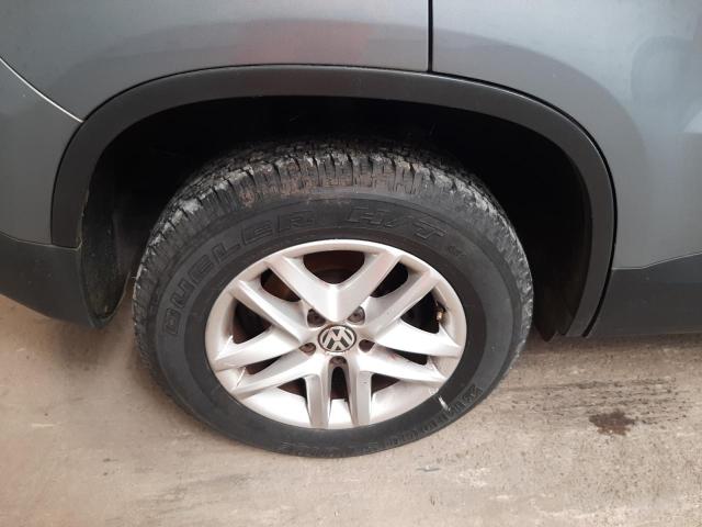 2010 VOLKSWAGEN TIGUAN S T