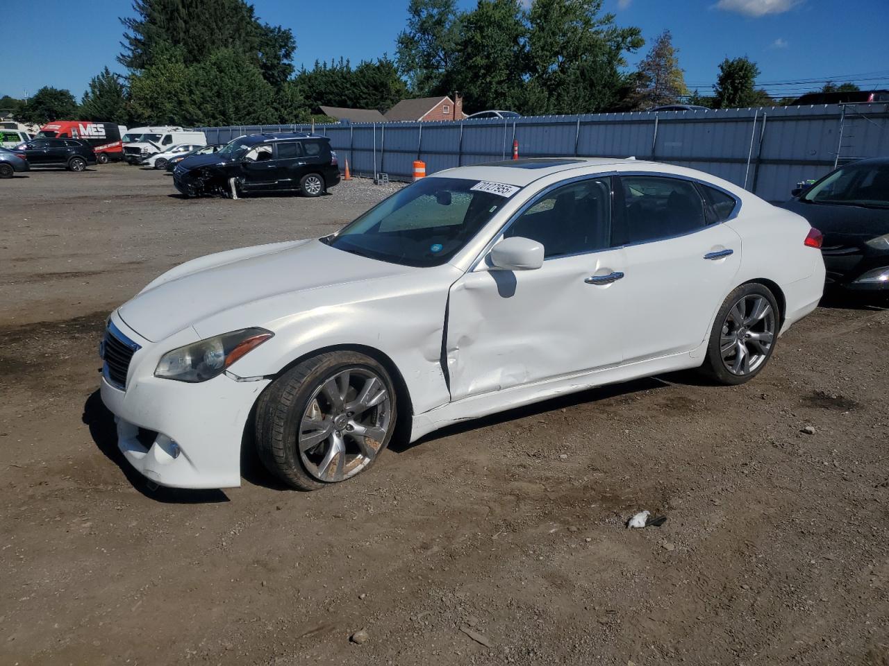 2011 Infiniti M56
