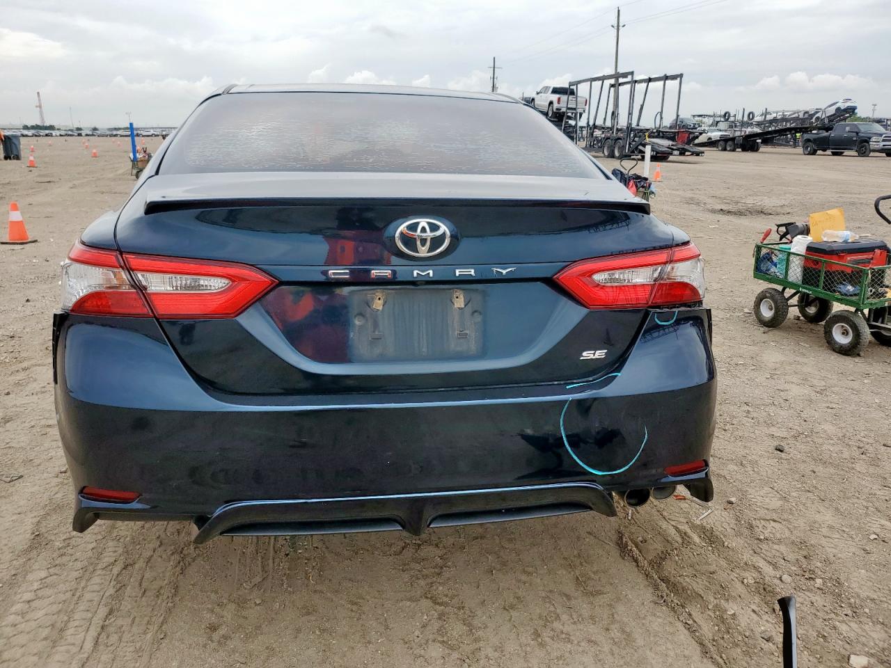 4T1B11HK3JU558593 2018 Toyota Camry L