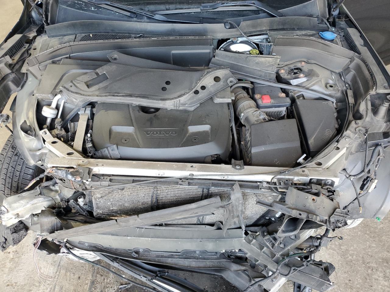 2017 Volvo Xc90 T6 VIN: YV4A22PK4H1157910 Lot: 70104025