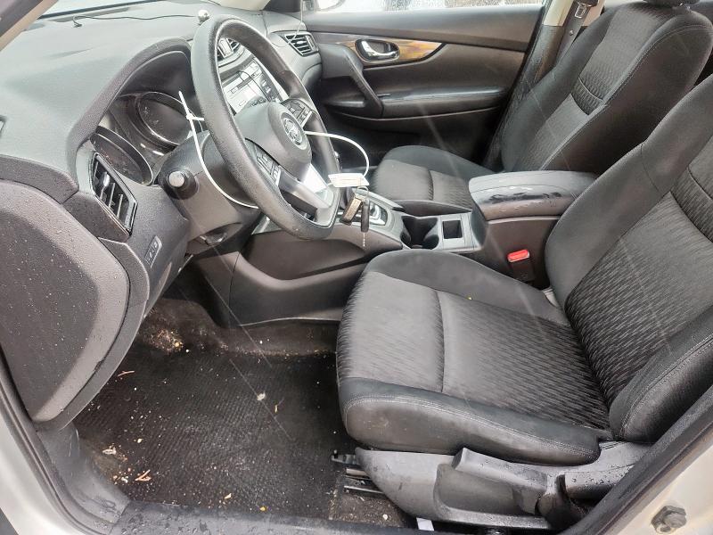  NISSAN ROGUE 2017 Srebrny