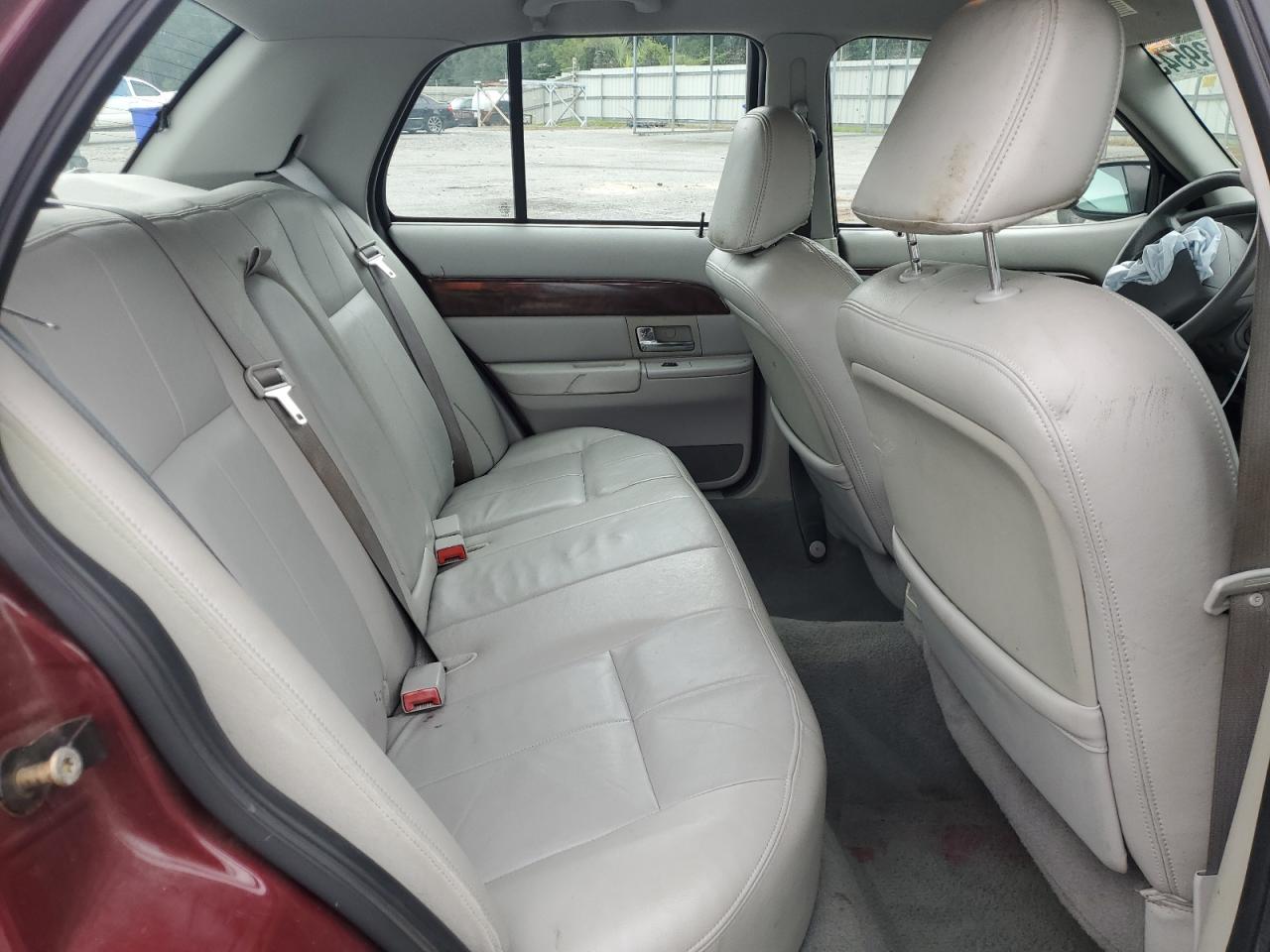 2005 Mercury Grand Marquis Gs VIN: 2MEFM74W25X611094 Lot: 67139545