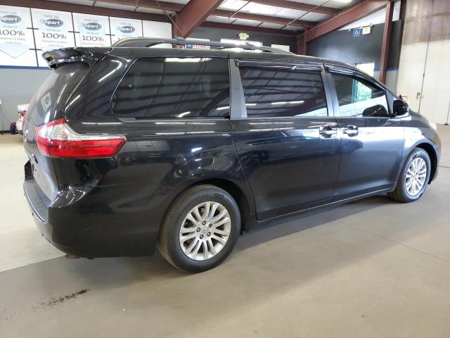 2017 TOYOTA SIENNA XLE  