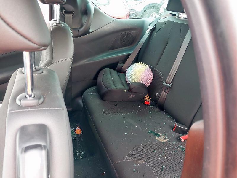 2015 DS DS 3 1.2 PURETECH 110 DSTYLE NAV 3DR EAT6