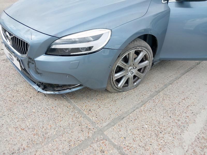 2017 VOLVO V40 INSCRI