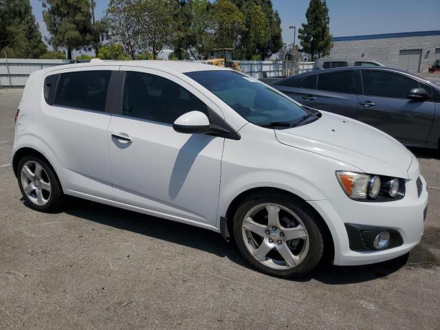 Hatchbacks CHEVROLET SONIC 2012 Biały