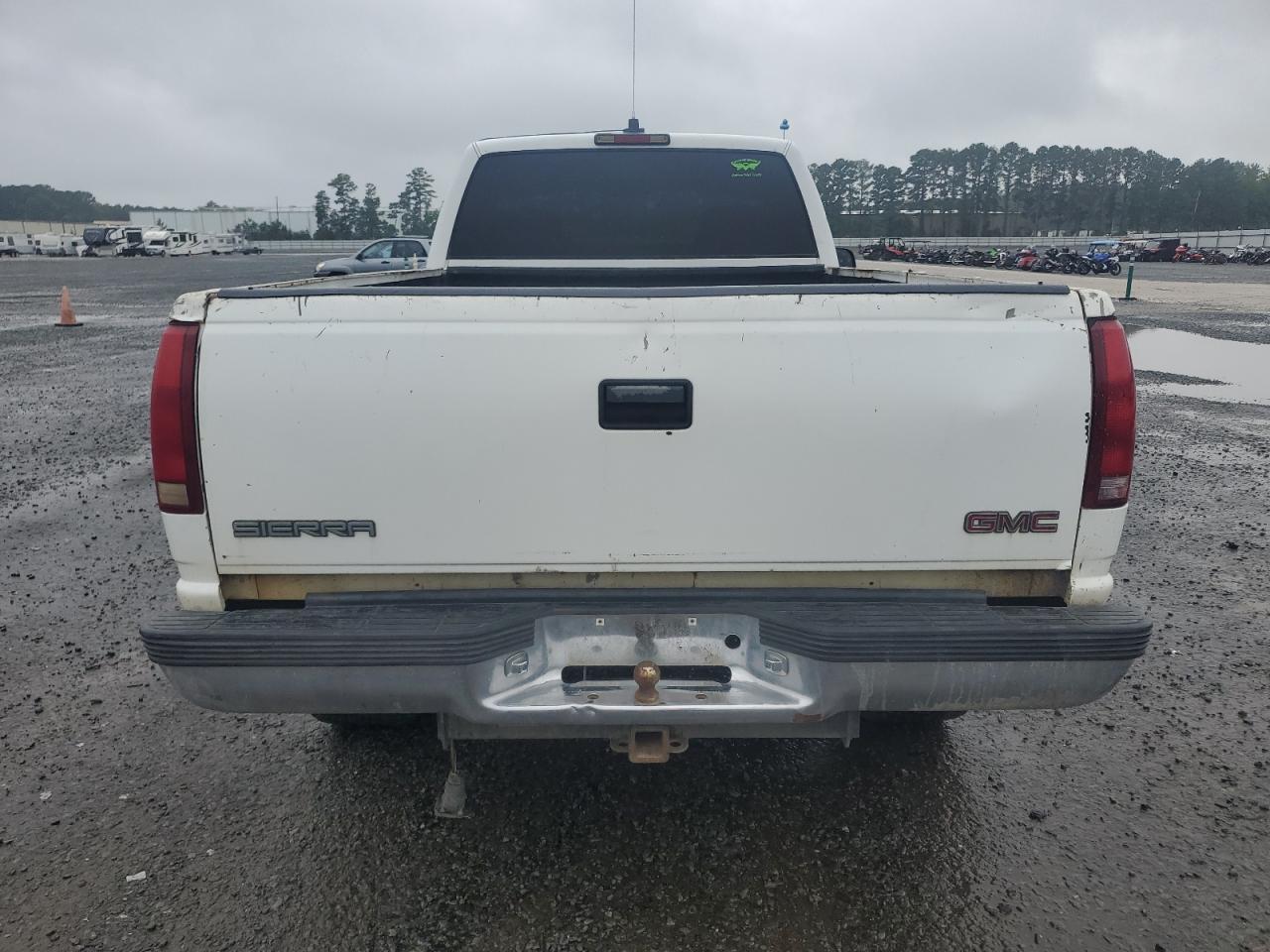 1GTGK24R2WZ531010 1998 GMC Sierra K2500