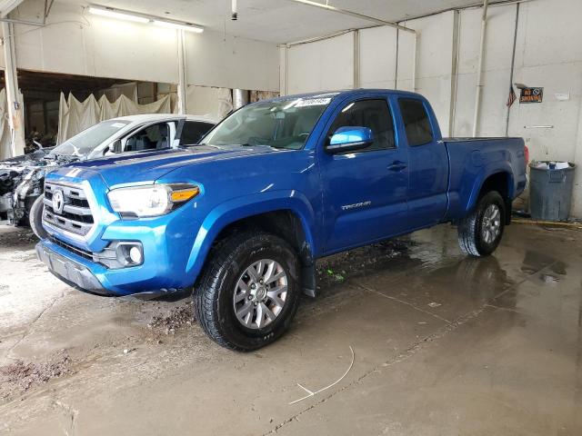  TOYOTA TACOMA 2016 Синий