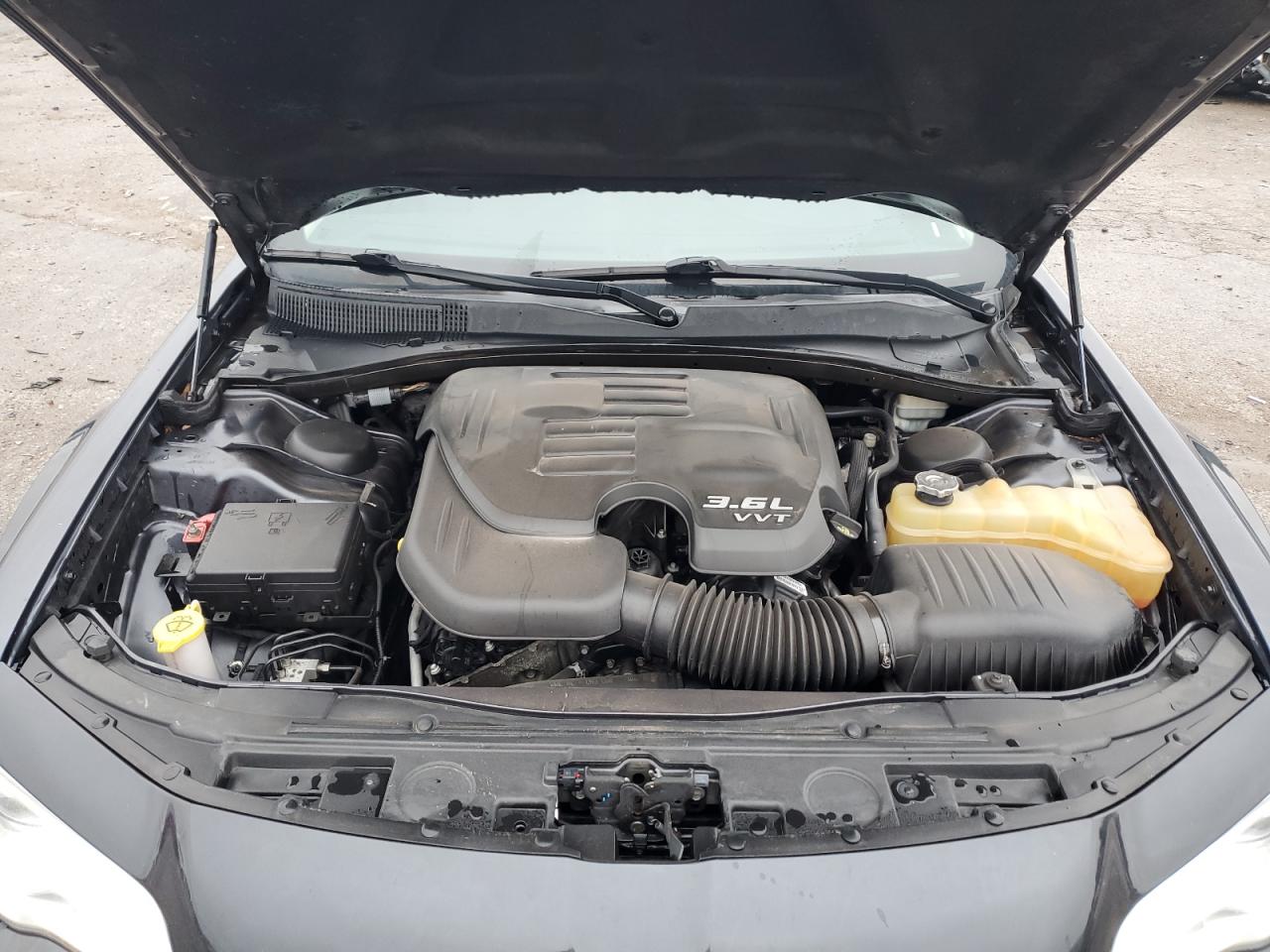 2015 Chrysler 300 Limited VIN: 2C3CCAAG3FH881596 Lot: 70319135