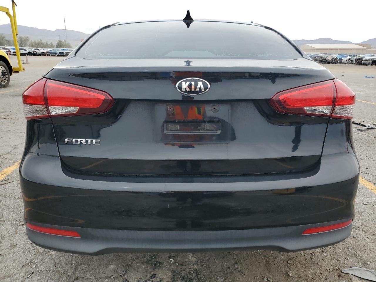 2017 Kia Forte Lx VIN: 3KPFK4A79HE065715 Lot: 70346855