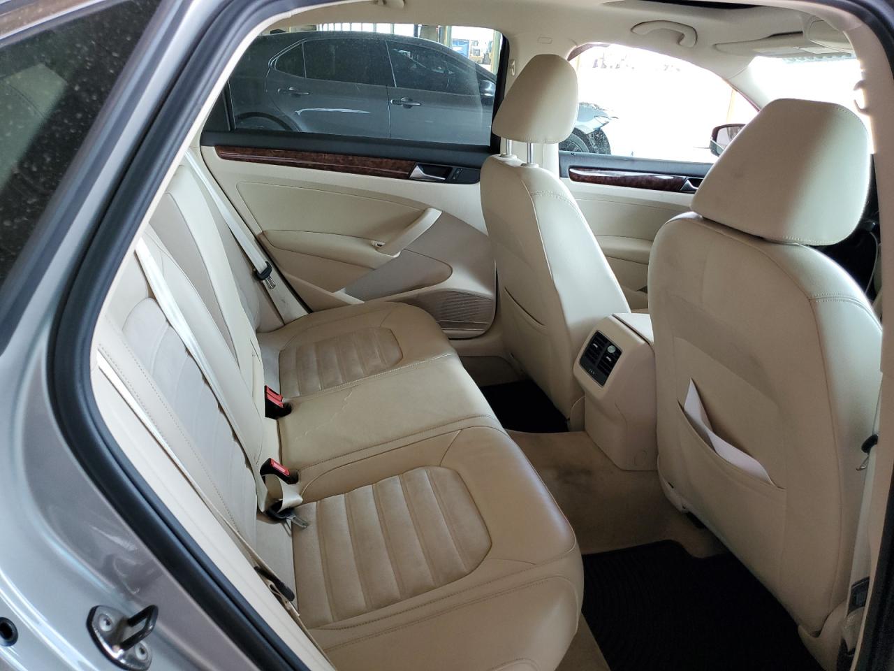 2013 Volkswagen Passat Sel VIN: 1VWCN7A38DC009126 Lot: 70058855