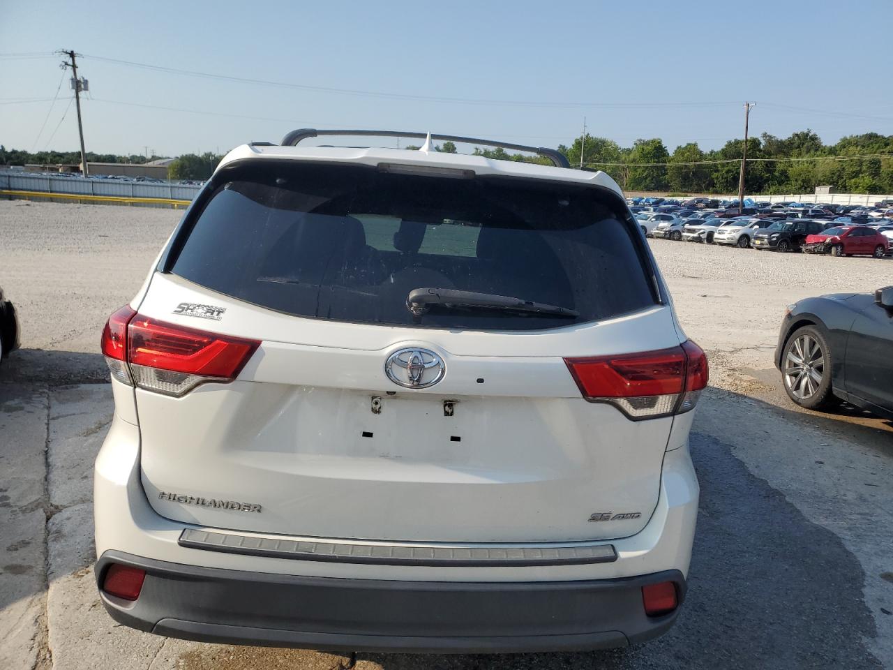 2018 Toyota Highlander Se VIN: 5TDJZRFH6JS537465 Lot: 67946025