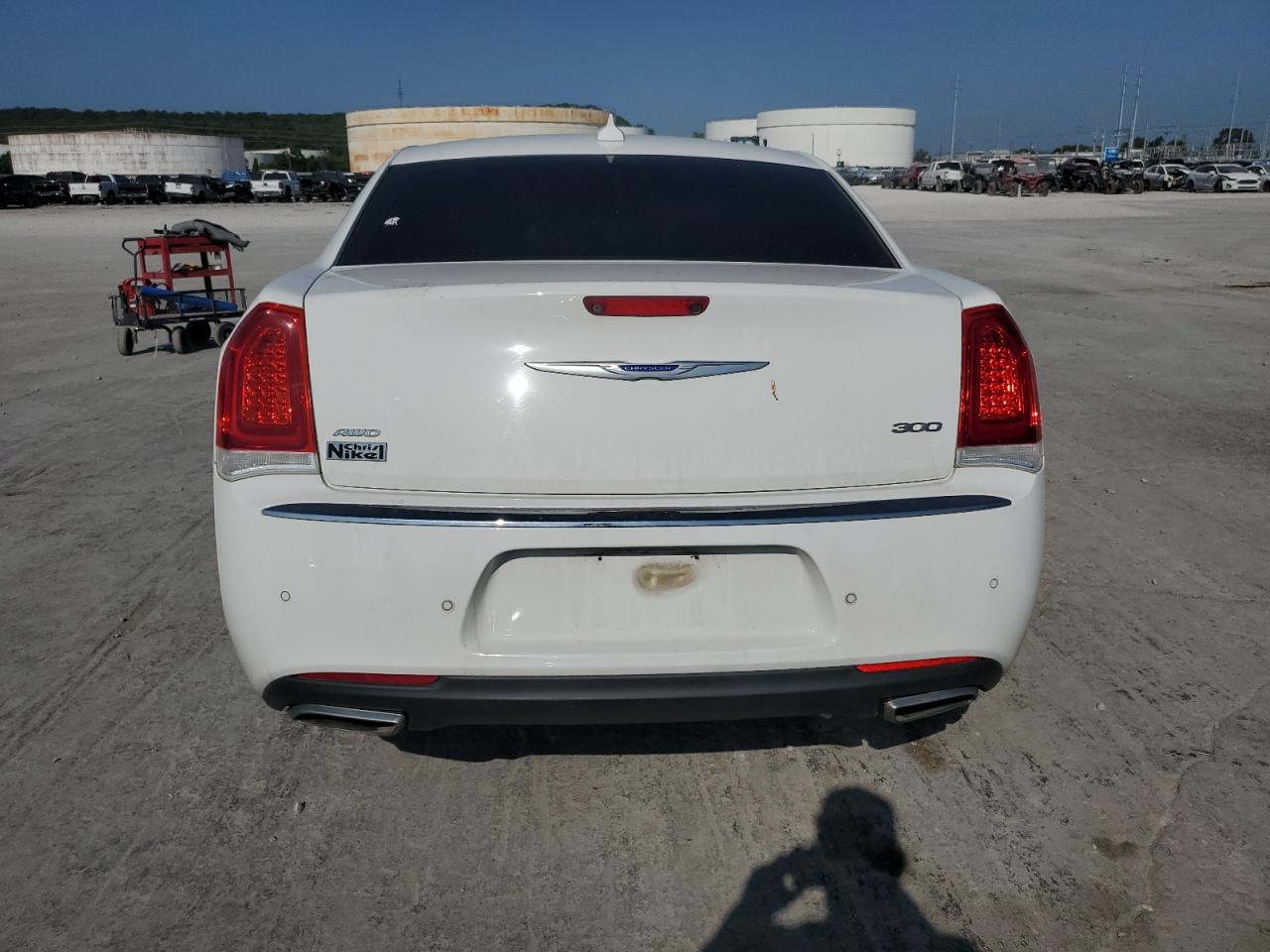 2018 Chrysler 300 Limited VIN: 2C3CCAKG3JH268062 Lot: 69125885