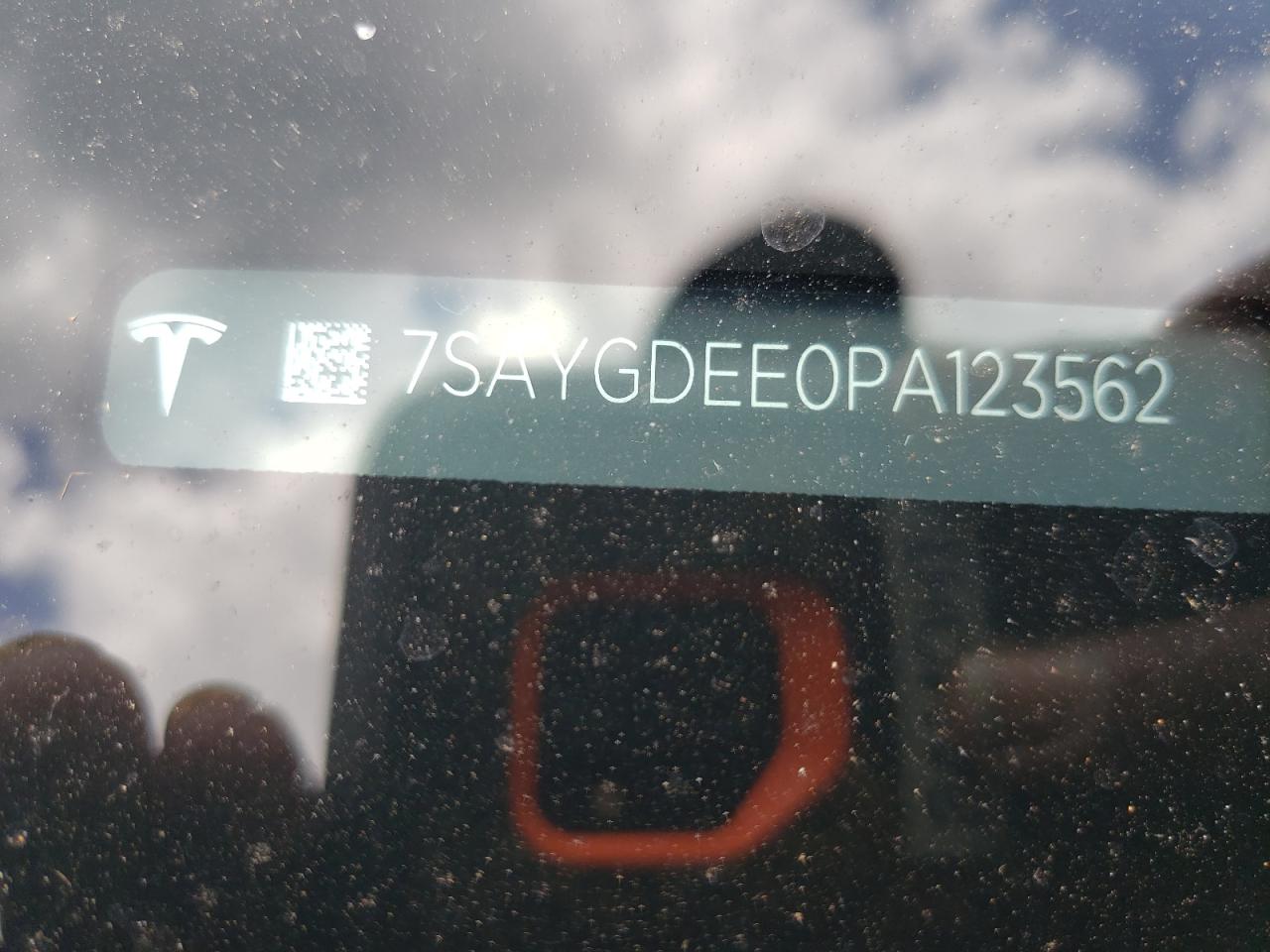 2023 Tesla Model Y VIN: 7SAYGDEE0PA123562 Lot: 70549515