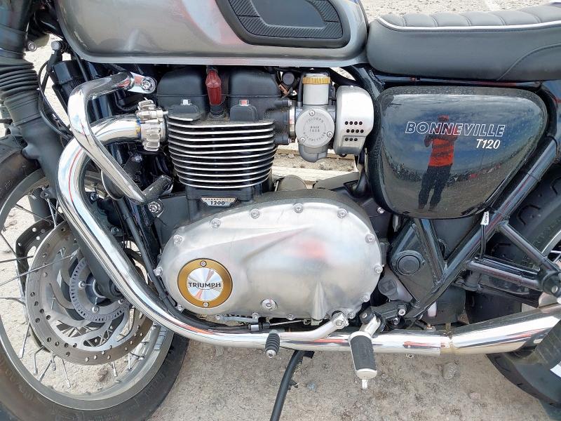 2022 TRIUMPH BONNEVILLE T120 