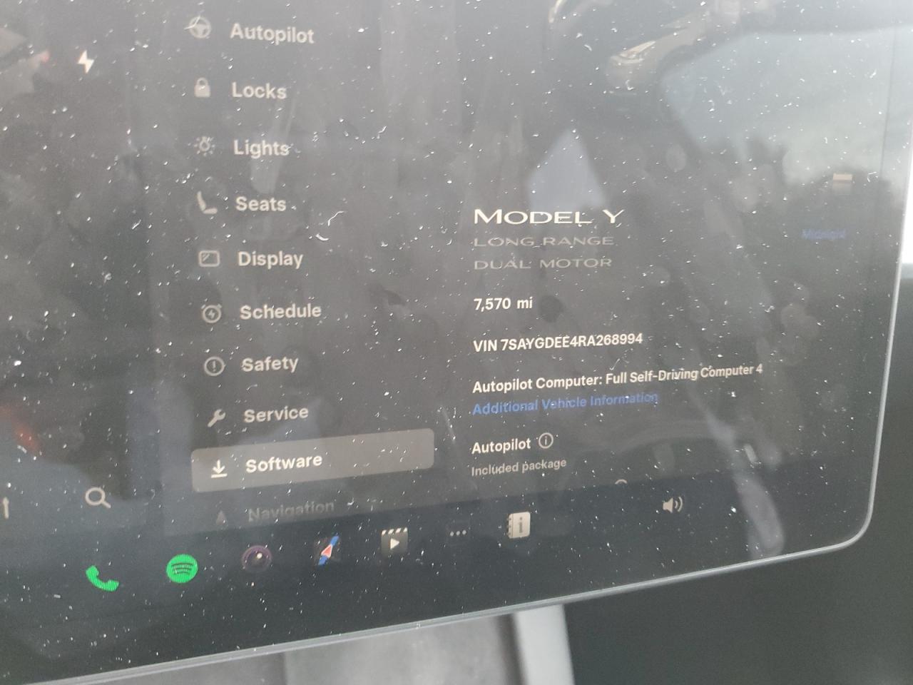 2024 Tesla Model Y VIN: 7SAYGDEE4RA268994 Lot: 69361985