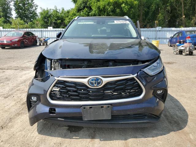 2022 TOYOTA HIGHLANDER HYBRID XLE  
