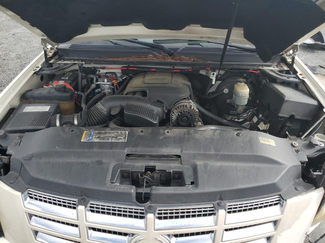 2008 Cadillac Escalade Luxury VIN: 1GYFK63898R215337 Lot: 68522925