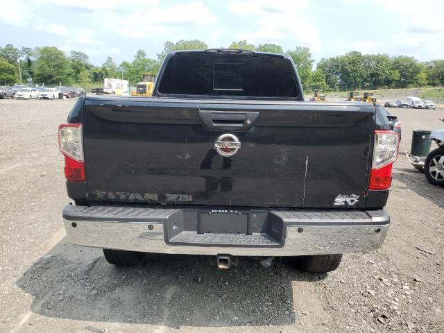 Pickups NISSAN TITAN 2016 Czarny