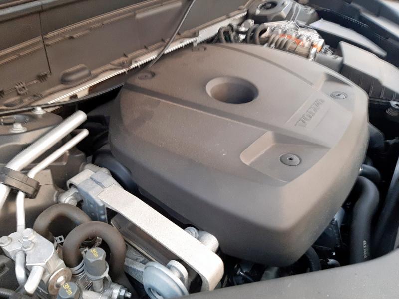 2017 VOLVO XC90 T8 R-