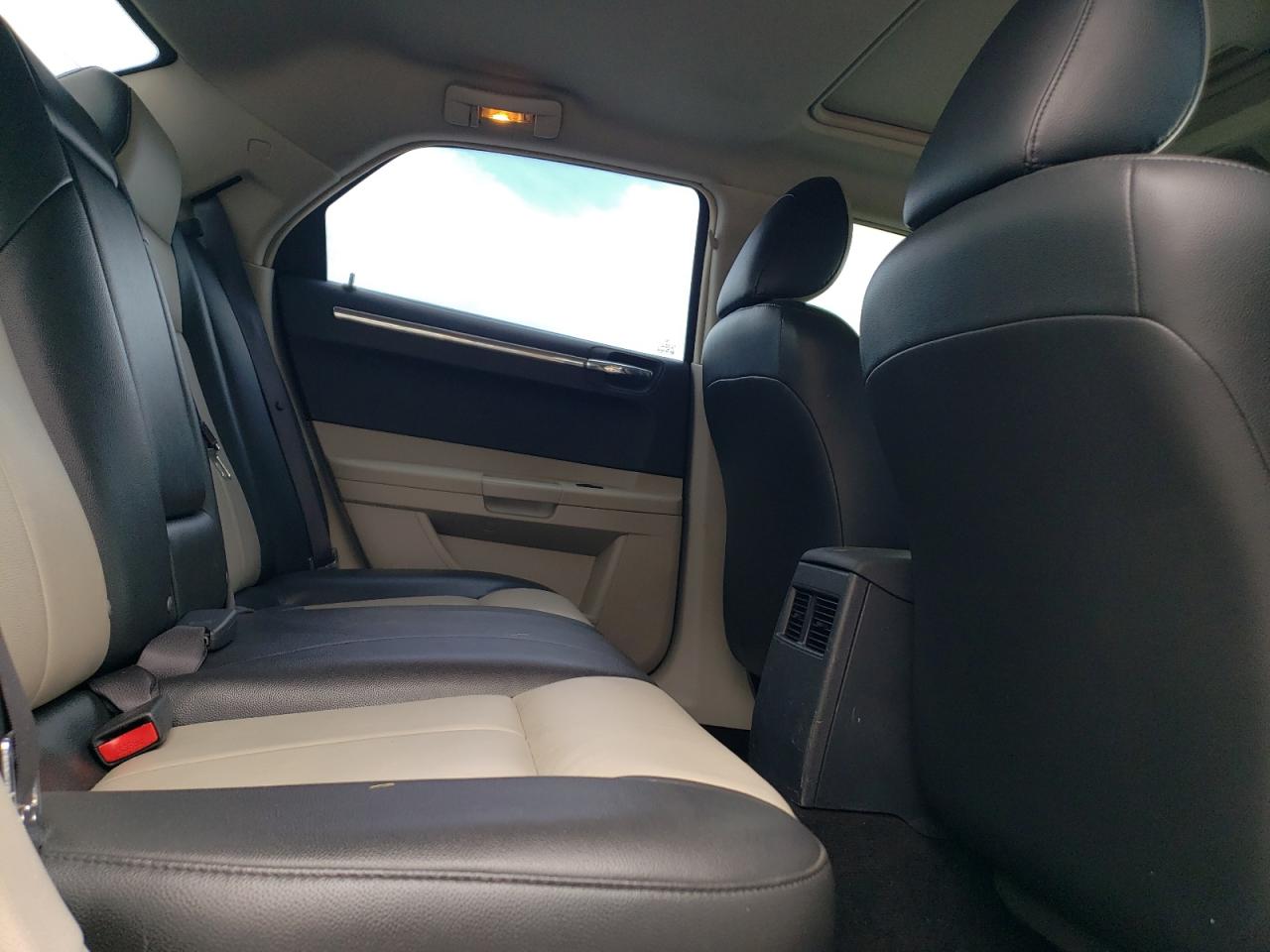 2005 Chrysler 300 Touring VIN: 2C3AA53G85H594397 Lot: 68769545