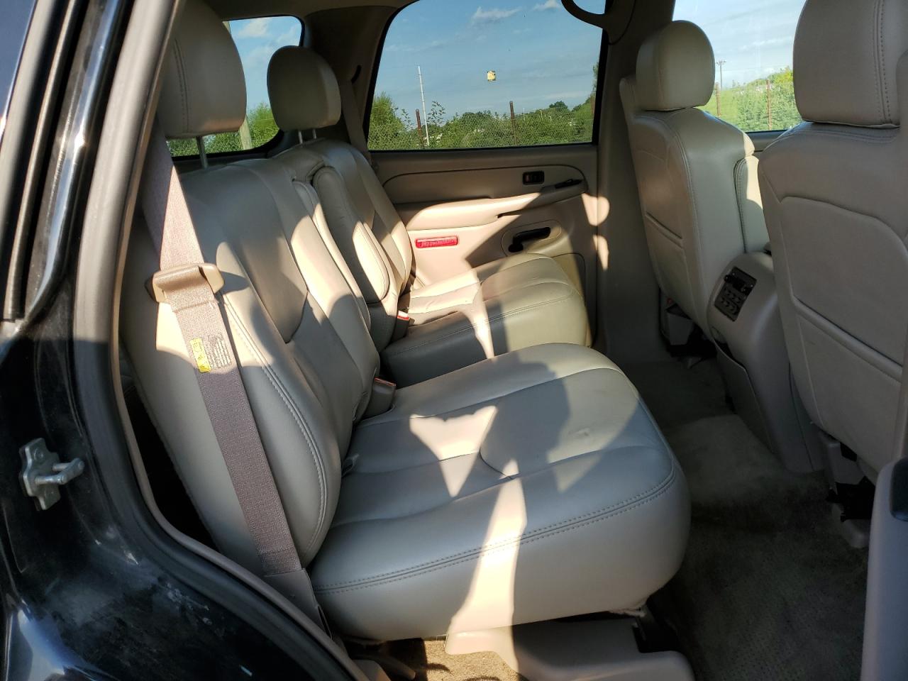 2005 Chevrolet Tahoe K1500 VIN: 1GNEK13T75R182916 Lot: 69216225