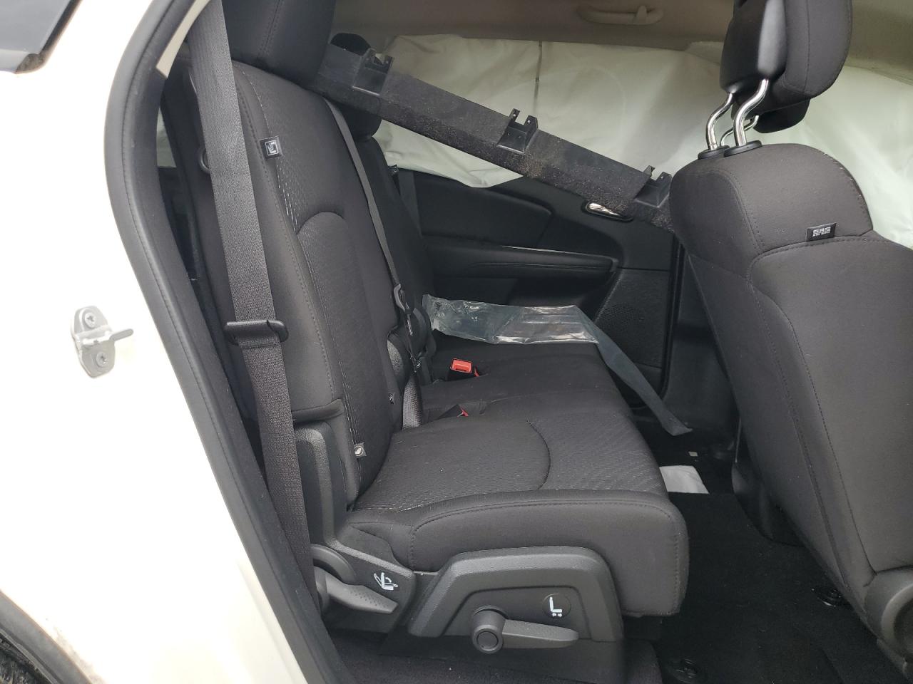 2018 Dodge Journey Se VIN: 3C4PDCAB2JT529586 Lot: 70465055