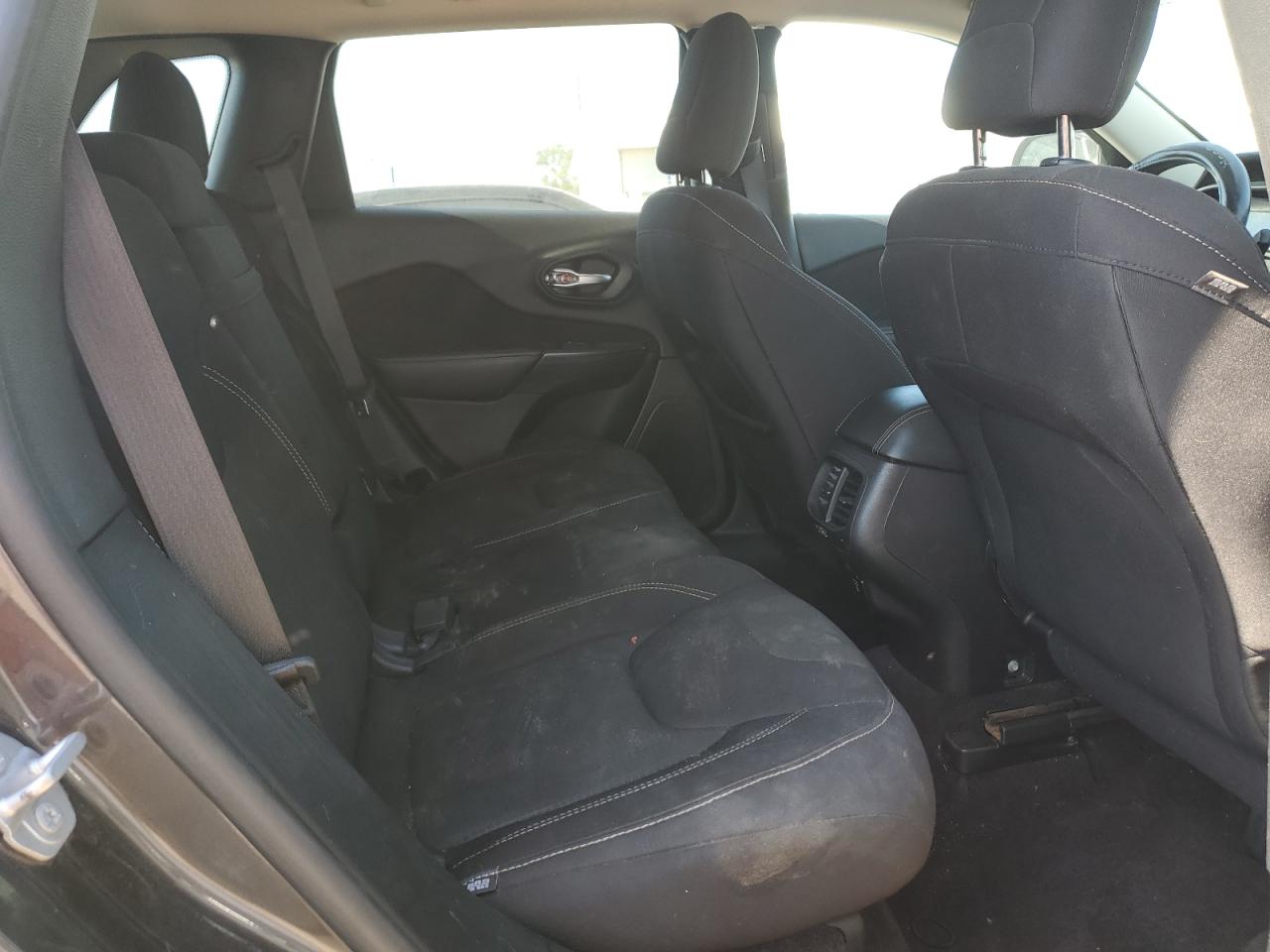 2017 Jeep Cherokee Latitude VIN: 1C4PJLCB4HW534203 Lot: 70912105