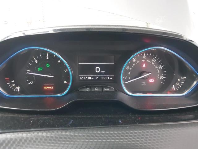 2017 PEUGEOT 2008 ALLUR