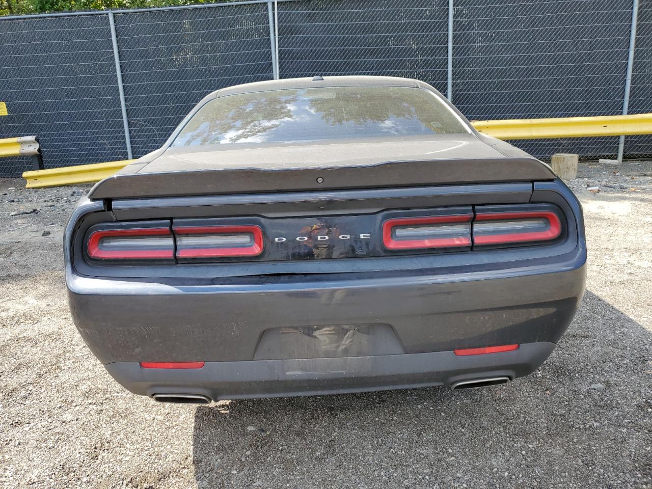 2018 Dodge Challenger Sxt VIN: 2C3CDZAG1JH132459 Lot: 70525595