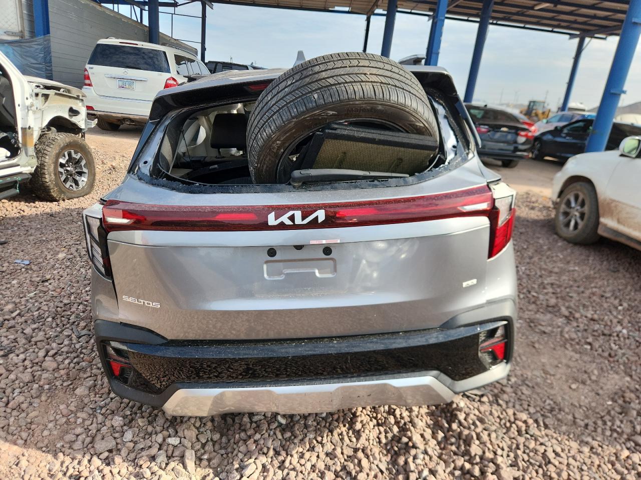 2024 Kia Seltos Sx VIN: KNDETCA75R7543424 Lot: 70042365