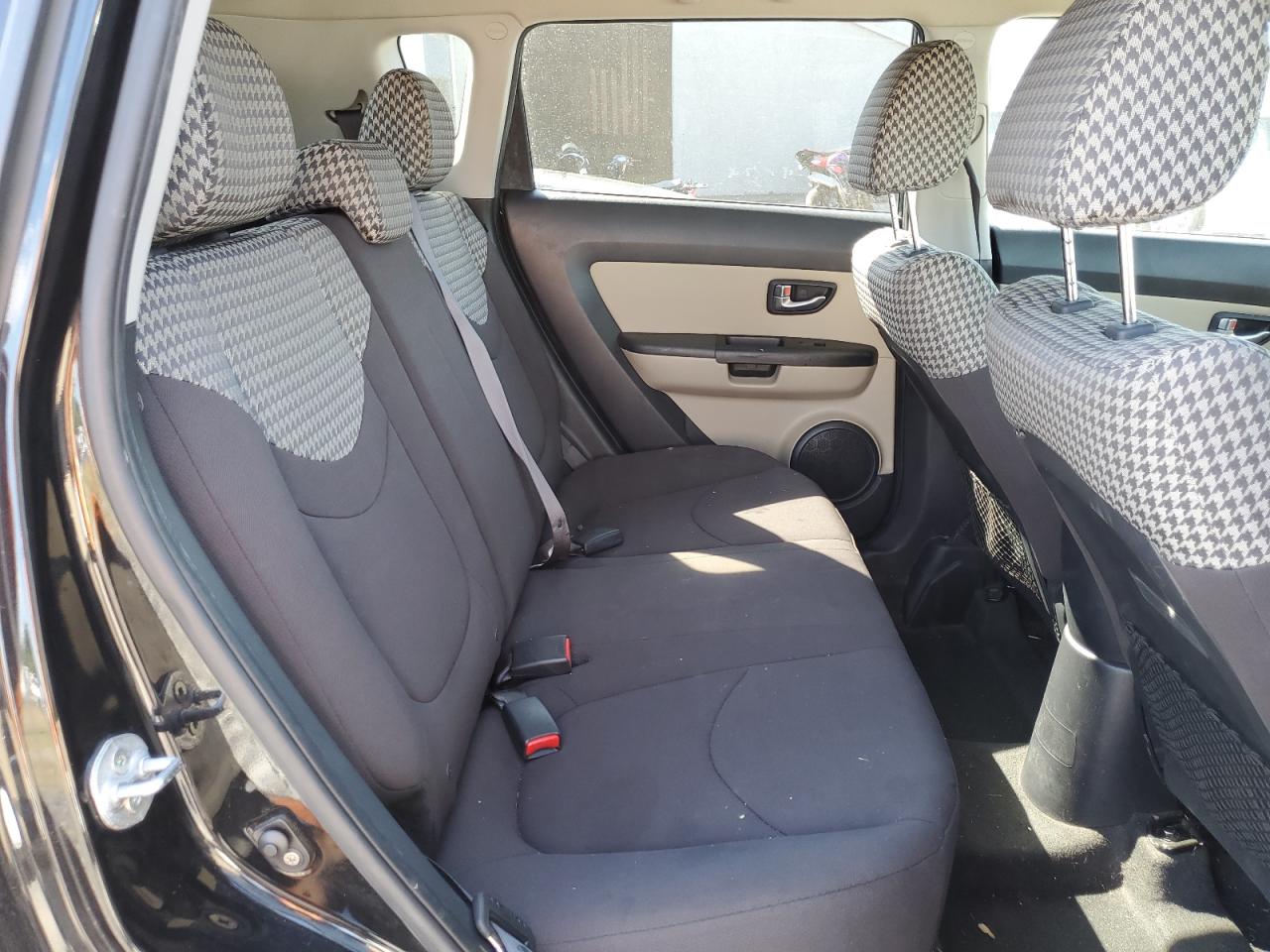 2012 Kia Soul + VIN: KNDJT2A68C7743558 Lot: 70030085