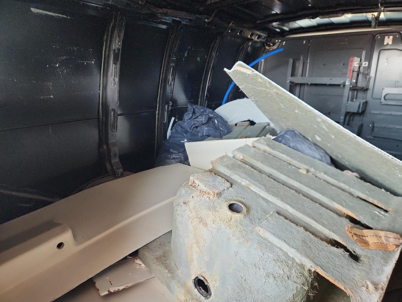 2017 Chevrolet Express G2500 VIN: 1GCWGAFF6H1163085 Lot: 69740515