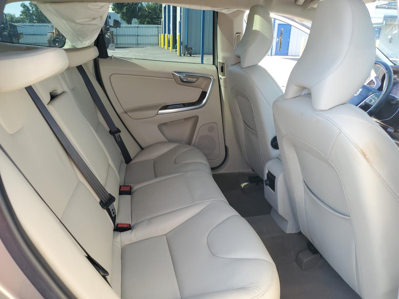 2015 Volvo Xc60 T5 Premier+ VIN: YV426MDC0F2601549 Lot: 70784415