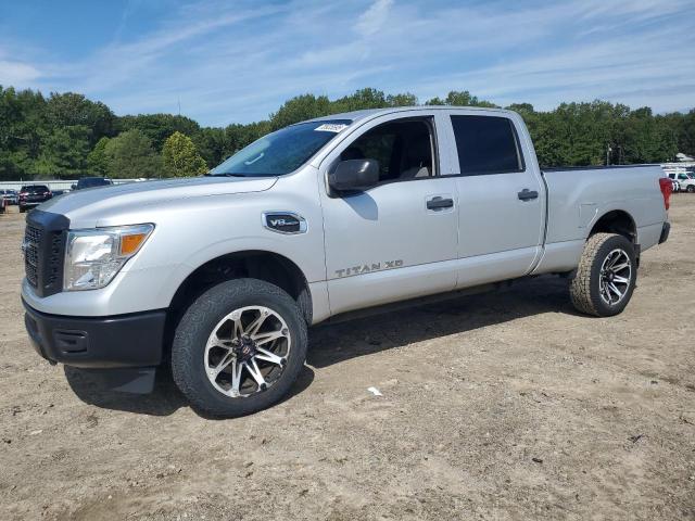  NISSAN TITAN 2018 Серебристый