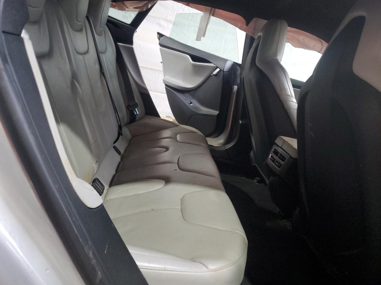 2016 Tesla Model S VIN: 5YJSA1E27GF143156 Lot: 67858685