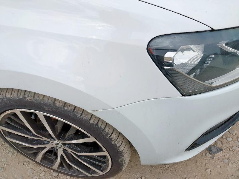 2015 VOLKSWAGEN POLO SE