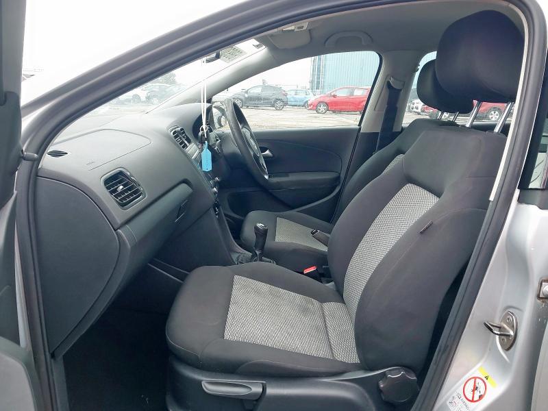 2010 VOLKSWAGEN POLO S