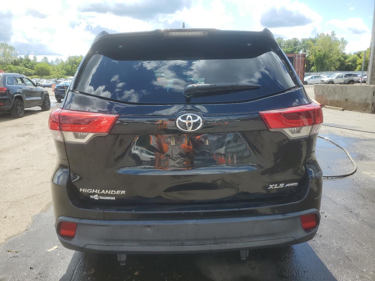 2018 Toyota Highlander Se VIN: 5TDJZRFH9JS915195 Lot: 70506315