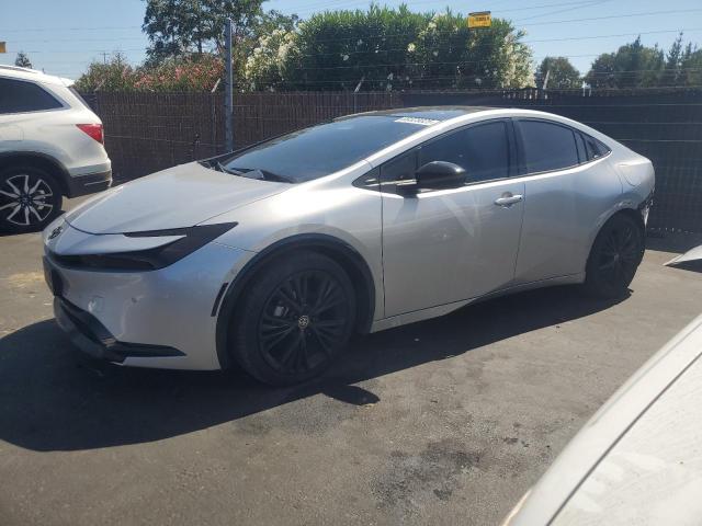  TOYOTA PRIUS 2024 Серебристый