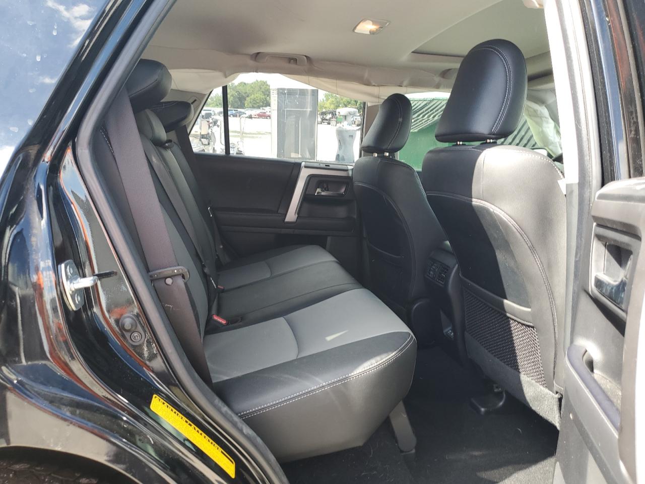 2022 Toyota 4Runner Sr5 VIN: JTEFU5JR6N5269862 Lot: 68460095