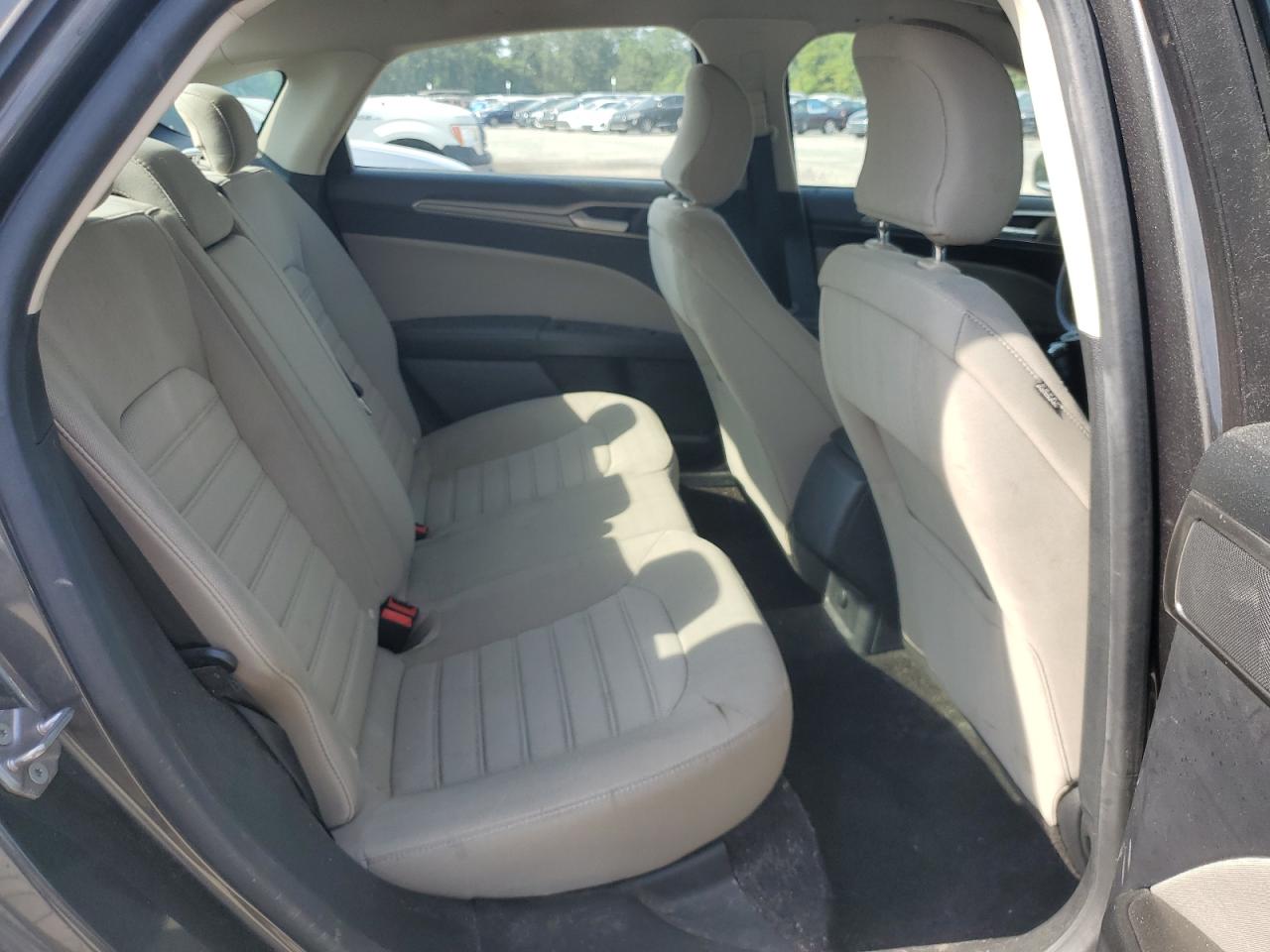 2019 Ford Fusion S VIN: 3FA6P0G72KR280585 Lot: 70916155