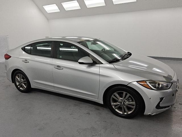  HYUNDAI ELANTRA 2018 Серебристый