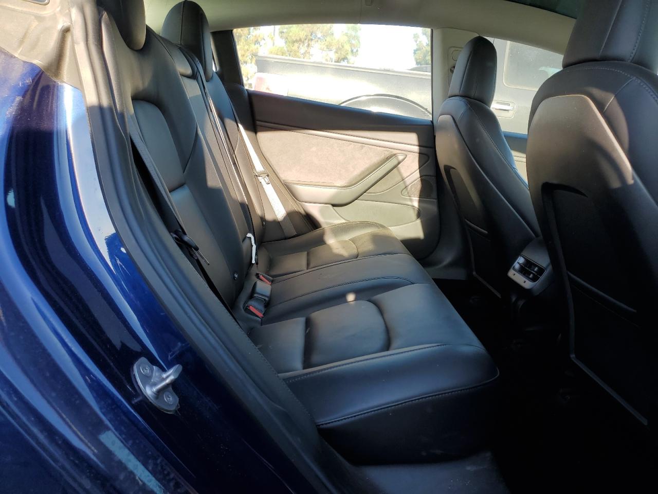 2018 Tesla Model 3 VIN: 5YJ3E1EA4JF048383 Lot: 68702045