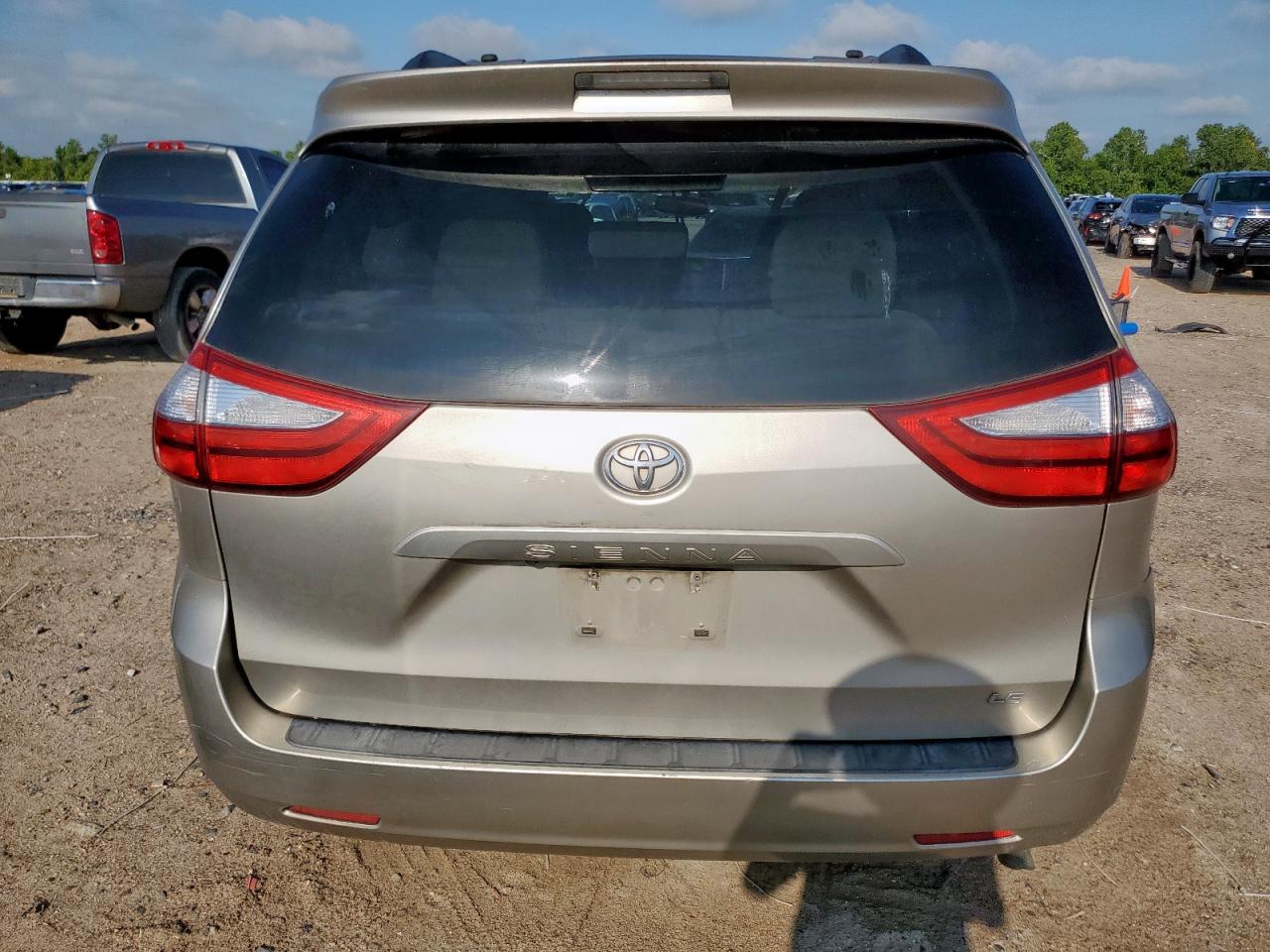 2015 Toyota Sienna Le VIN: 5TDKK3DC9FS598233 Lot: 67855925