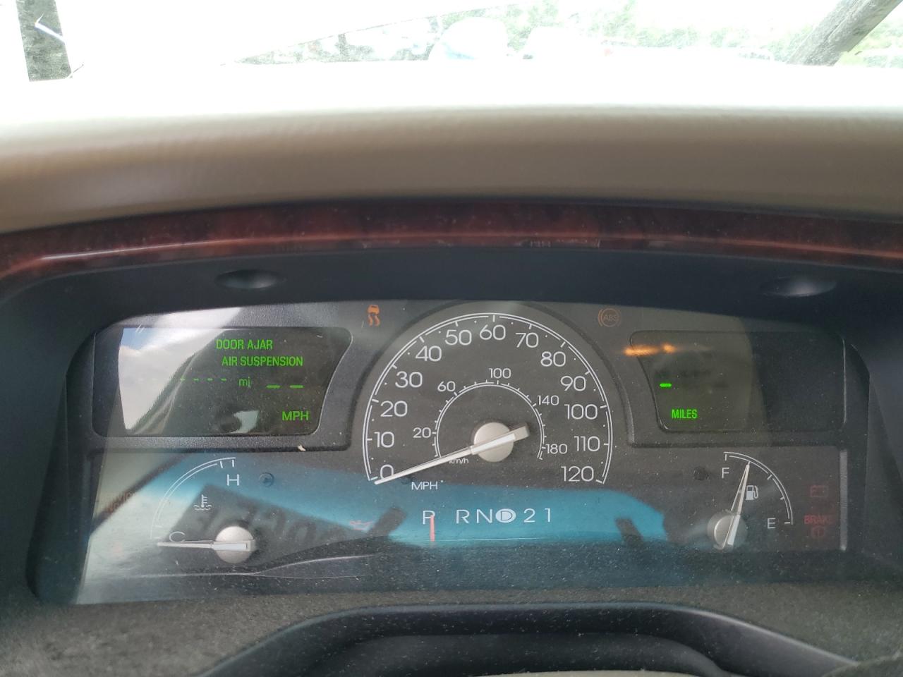 2004 Lincoln Town Car Executive VIN: 1LNHM81W84Y629940 Lot: 67629965